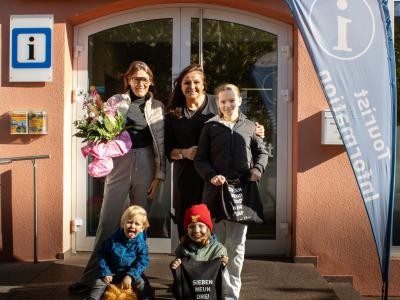 Preisverleihung Kartoffelmarkt, fünf Personen Preisverleihung Kartoffelmarkt, fünf Personen